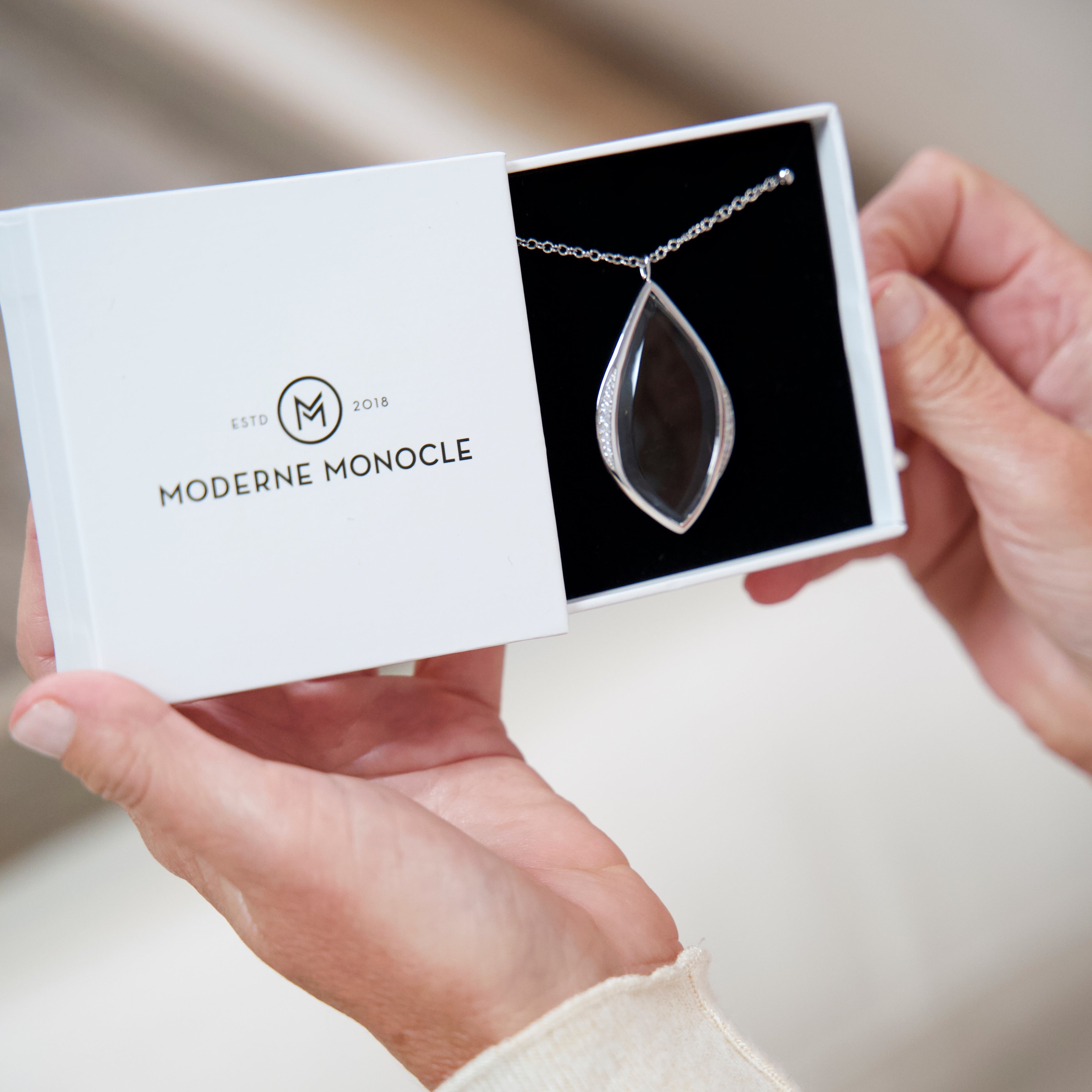 Moderne Monocle Gift Card